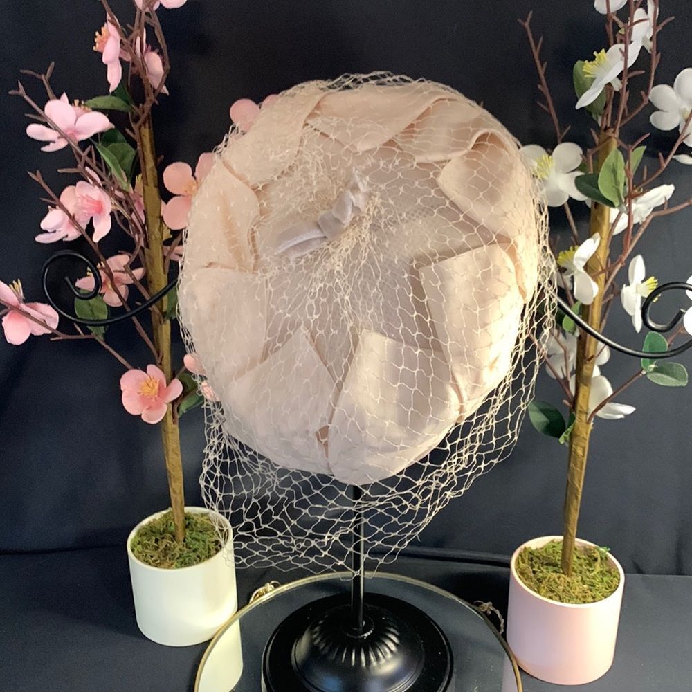 Vintage 50’s Ladies hat w/Netting